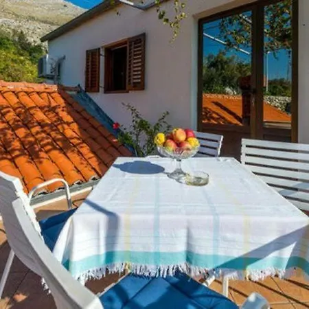 Fontana - Two Bedroom With Terrace And Sea View Apartman *